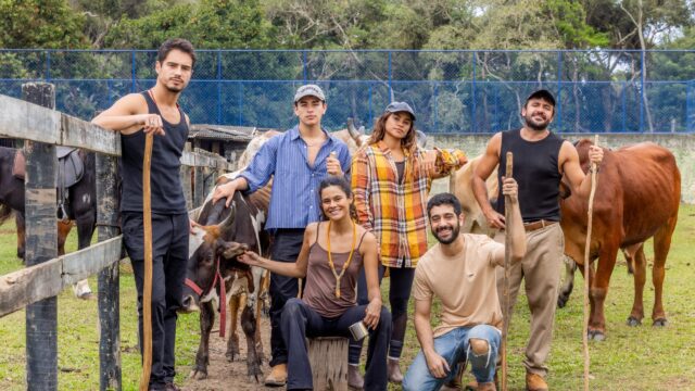 Elenco de Lá na Minha Terra em preparação