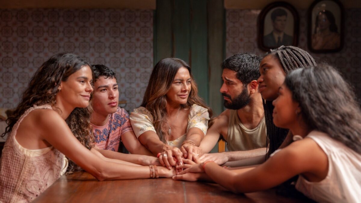 Dira Paes em Lá na Minha Terra, nova novela das 6