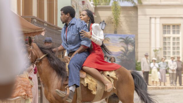 Rei Jendal (Lazaro Ramos) chegam e revelam a verdadeira identidade de Alika. Alika (Duda Santos) foge com Tonho (Ronald Sotto) e Rainha Niara / Vera (Erika Januza) a segue com Omar (Rodrigo Simas)